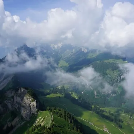 Alpstuga Herzli-chalet Ueber Dem Rheintal Mit Schlossblick Werdenberg