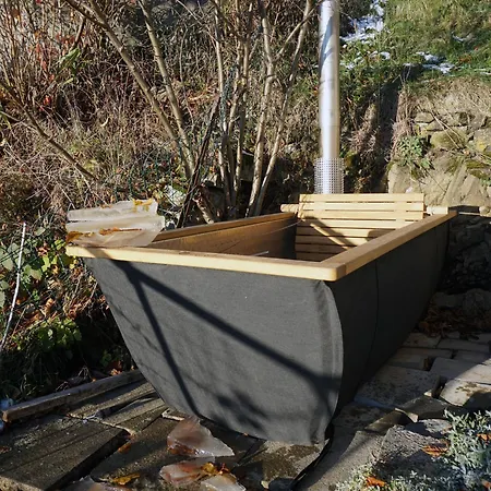 Herzli-chalet Ueber Dem Rheintal Mit Schlossblick Werdenberg