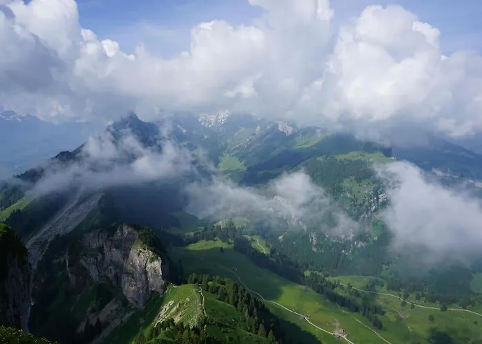 Chalet Herzli-chalet Ueber Dem Rheintal Mit Schlossblick Werdenberg
