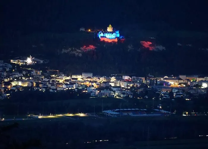 Herzli-chalet Ueber Dem Rheintal Mit Schlossblick *