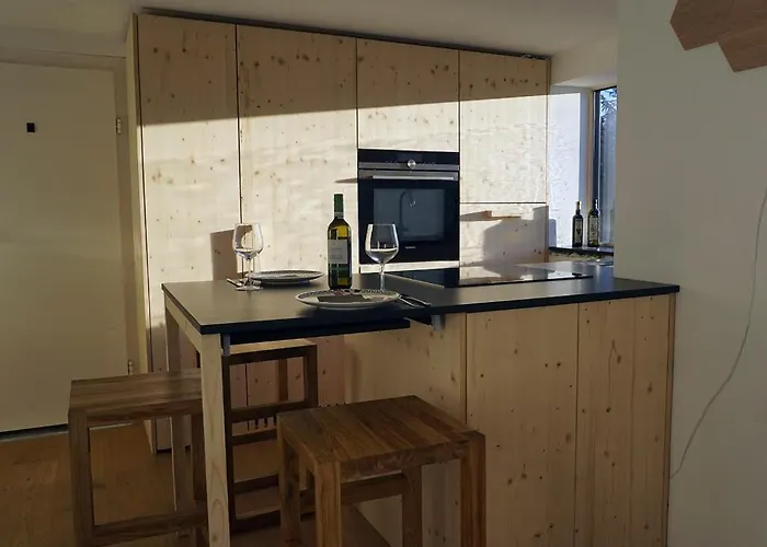 Herzli-chalet Ueber Dem Rheintal Mit Schlossblick