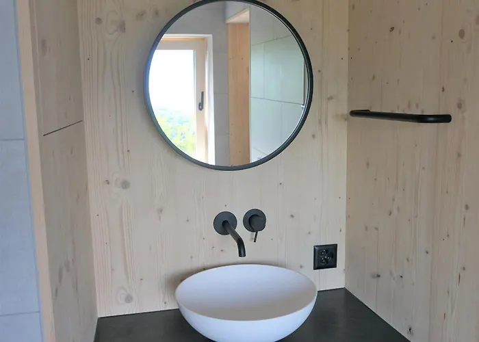 Chalet Herzli-chalet Ueber Dem Rheintal Mit Schlossblick Werdenberg