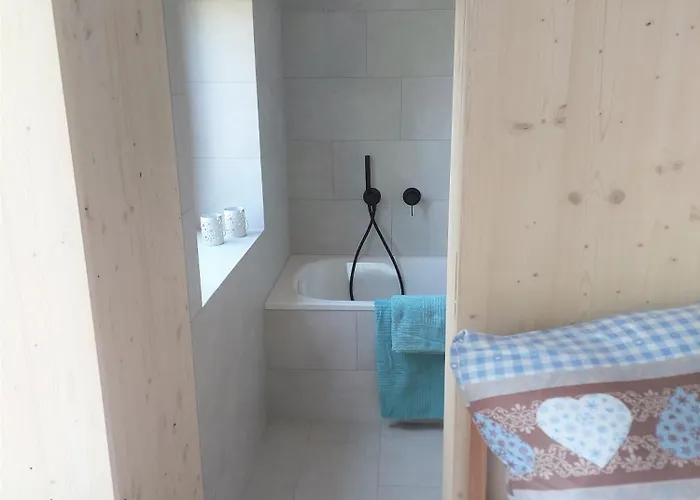 Chalet Herzli-chalet Ueber Dem Rheintal Mit Schlossblick