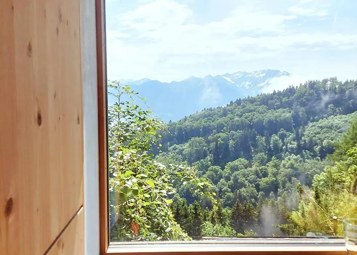 Herzli-chalet Ueber Dem Rheintal Mit Schlossblick