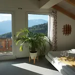 Herzli-chalet Ueber Dem Rheintal Mit Schlossblick シャレー Werdenberg