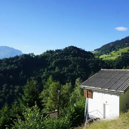 Herzli-chalet Ueber Dem Rheintal Mit Schlossblick Werdenberg