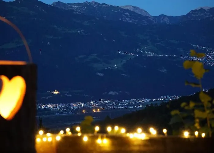 Chalet Herzli-chalet Ueber Dem Rheintal Mit Schlossblick *