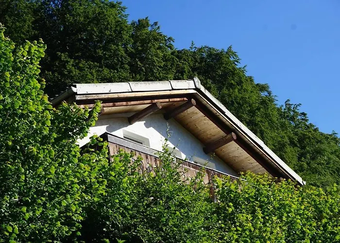 Chalet Herzli-chalet Ueber Dem Rheintal Mit Schlossblick Werdenberg