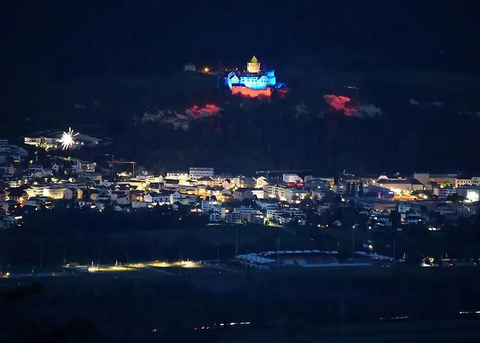 Herzli-chalet Ueber Dem Rheintal Mit Schlossblick Werdenberg