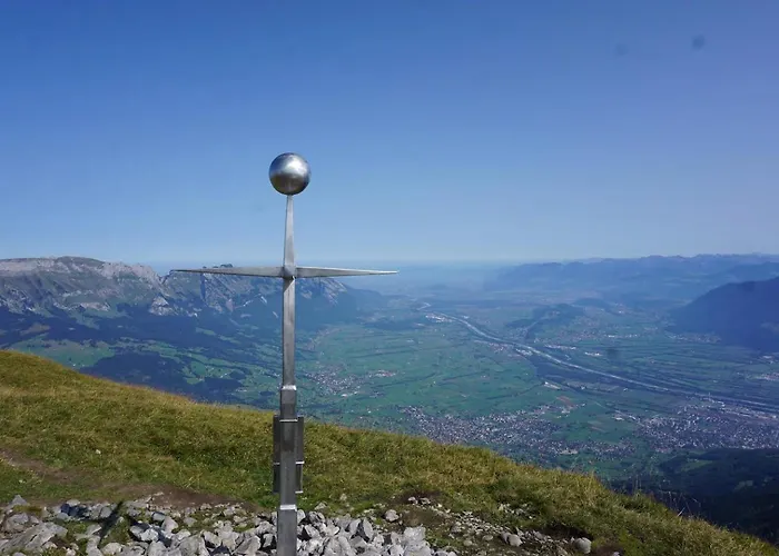 Chalet Herzli-chalet Ueber Dem Rheintal Mit Schlossblick Werdenberg