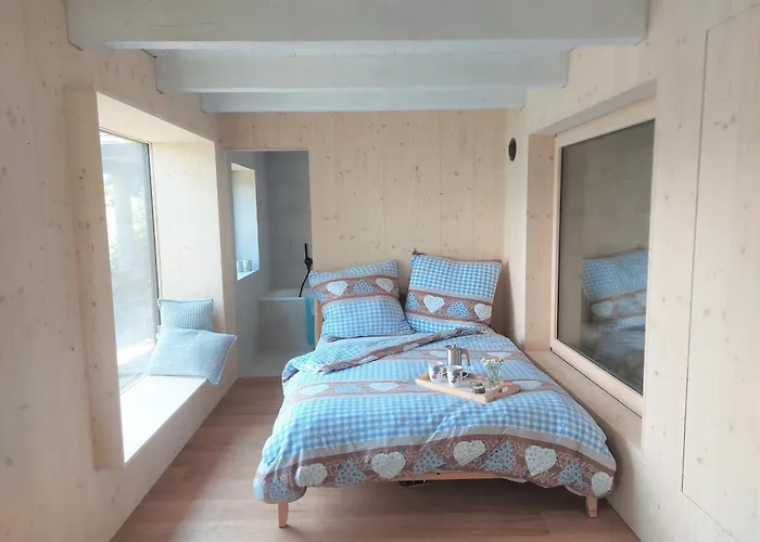 Chalet Herzli-chalet Ueber Dem Rheintal Mit Schlossblick Werdenberg